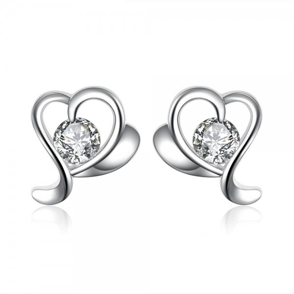 Boucles d'oreilles coeur avec un oxyde de zirconium argenté