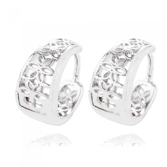 Boucles d'oreilles anneaux papillons ciselés argenté