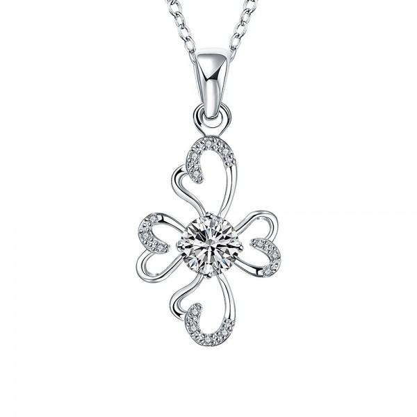 Collier fleur de coeurs oxyde de zirconium argenté