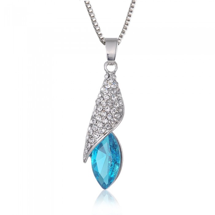 Collier pendentif ovale strass argenté