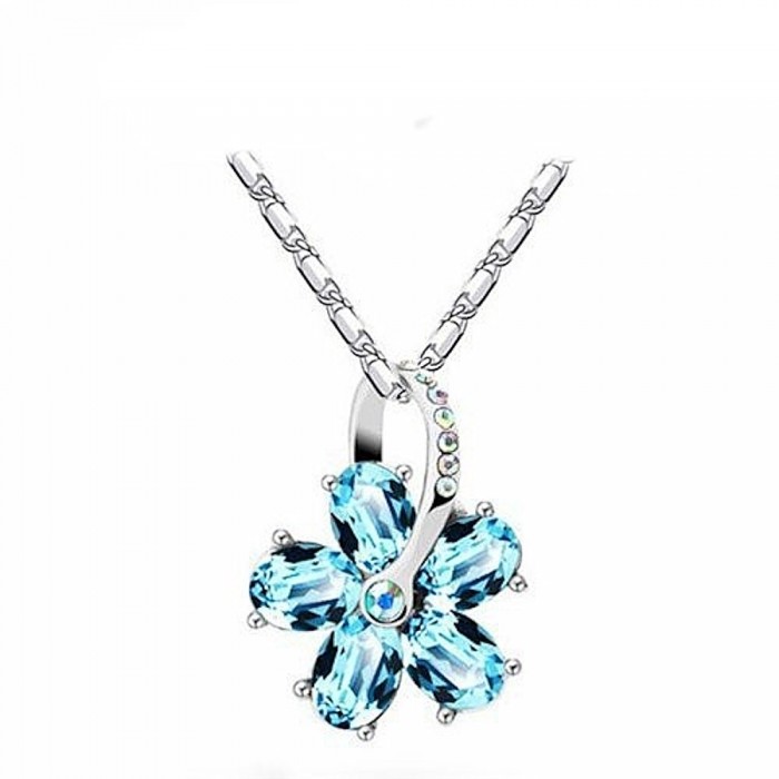 Collier fleur de strass argenté