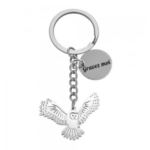 Porte-clés ciselé chouette protectrice ailes déployées en acier inoxydable gravure personnalisée sur médaille